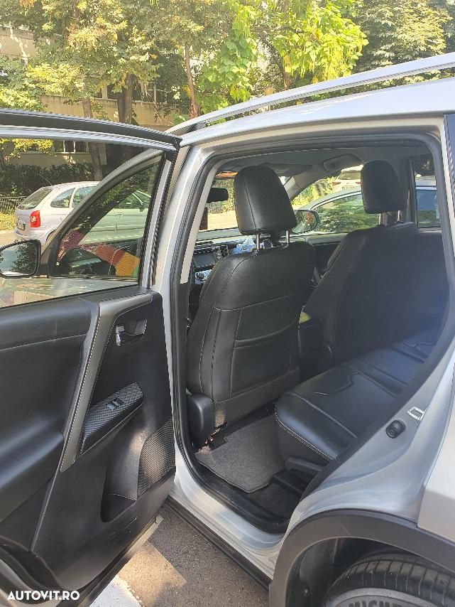 Toyota RAV4 2.2 D-4CAT 4WD Aut Executive - 18