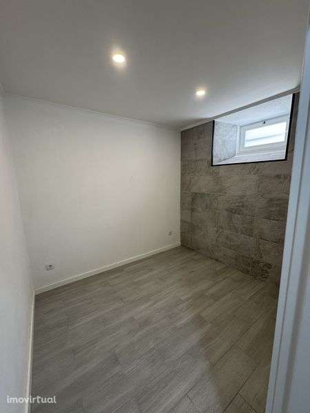 Apartamento T2 Remodelado com Quintal no Seixal Bairro Novo - Grande imagem: 4/11