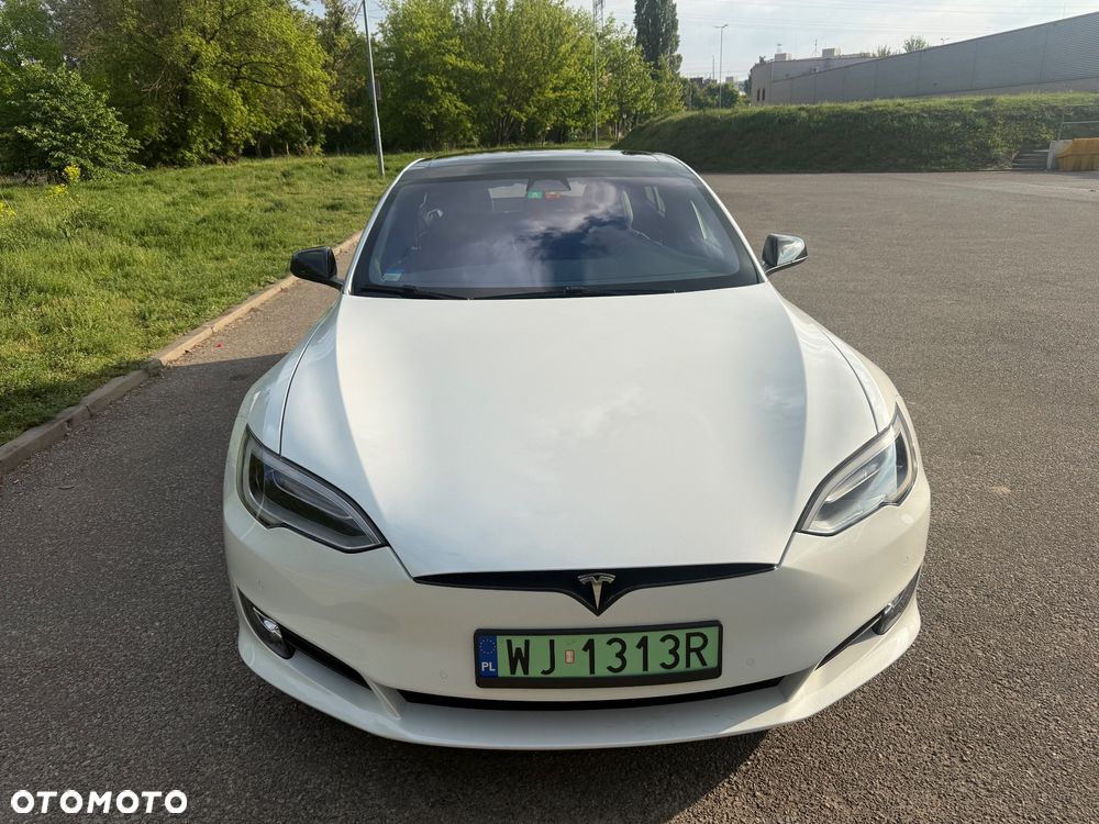 Tesla Model S - 2
