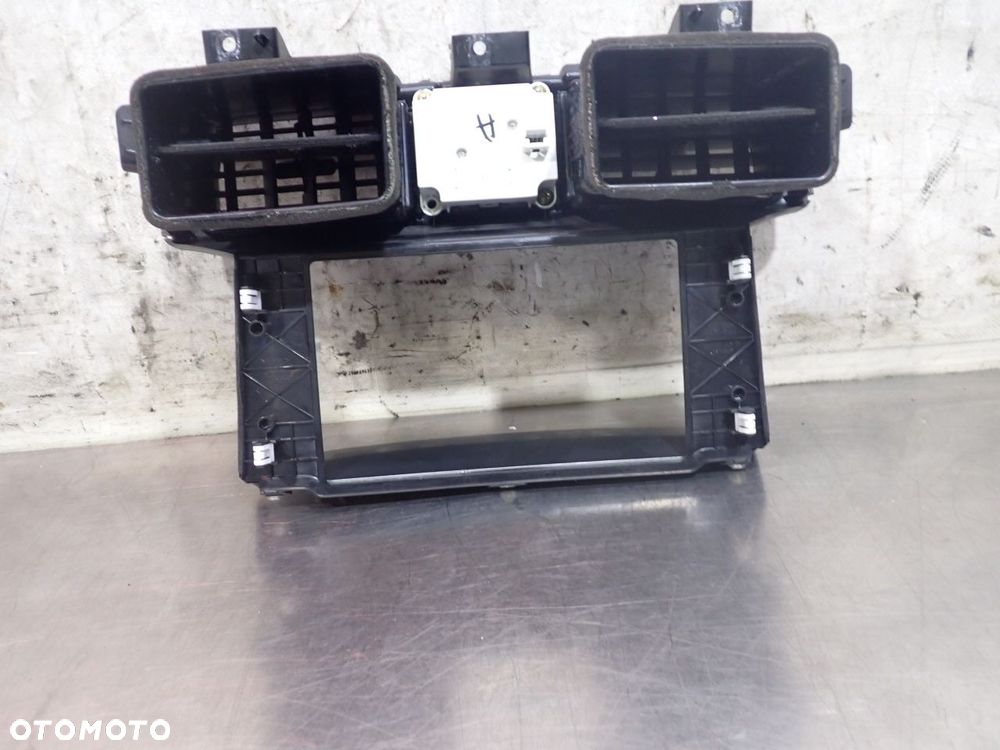 KRATKA NAWIEWU ZEGAREK INFINITI M37X 68720-1ME0A - 4