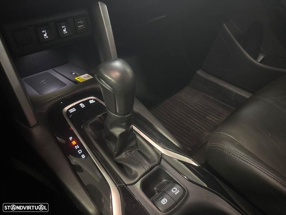 Toyota Corolla Cross 2.0 Hybrid Luxury - 23