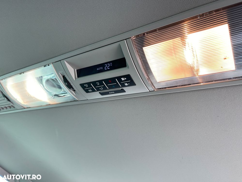 Volkswagen Caravelle LR Comfortline - 26