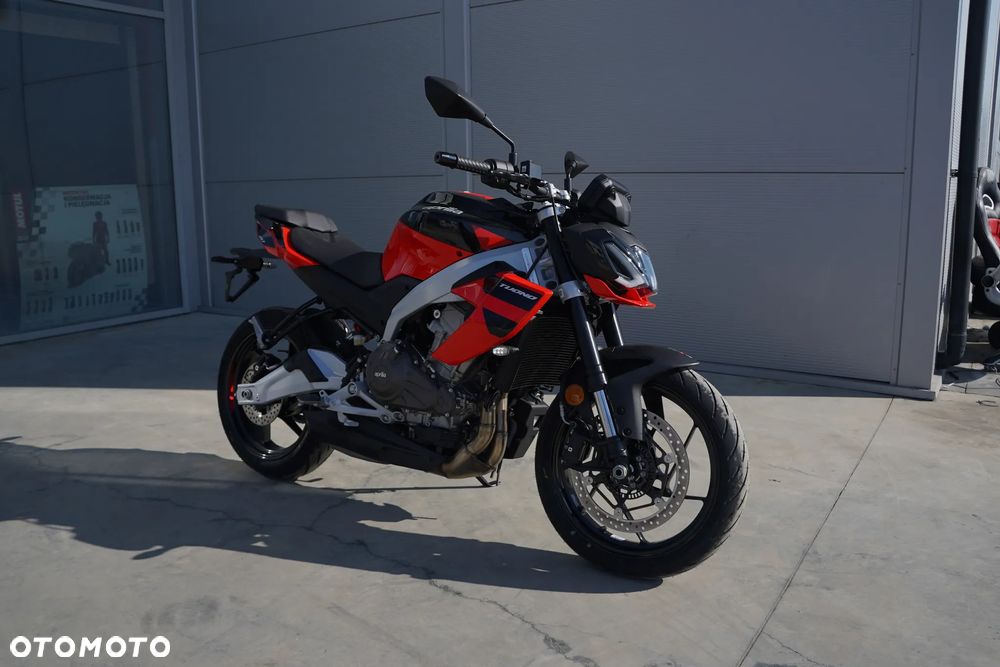 Aprilia Tuono - 10