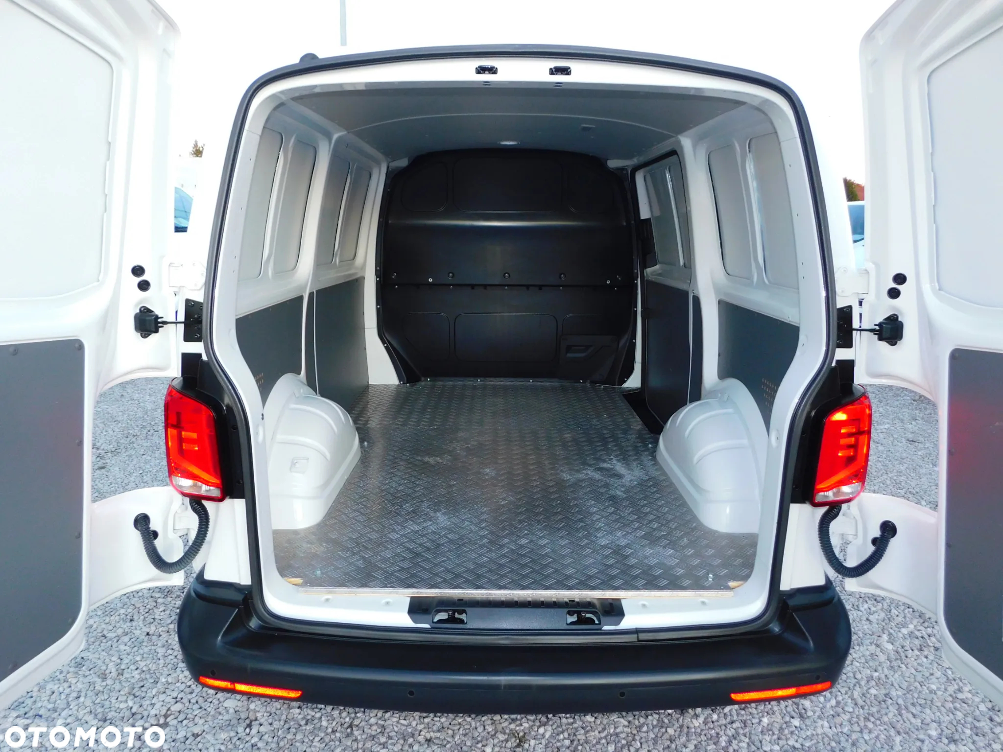 Volkswagen Transporter - 3