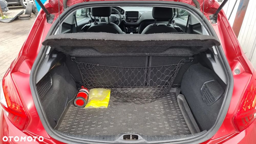 Peugeot 208 1.6 THP Allure - 12
