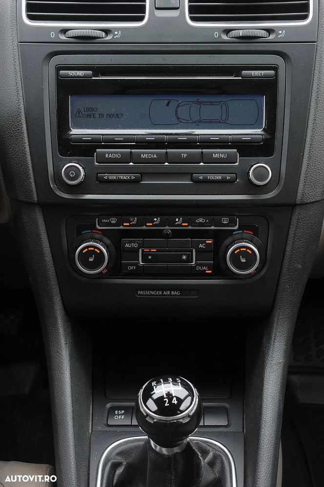 Volkswagen Golf 1.6 TDI DPF Comfortline - 11