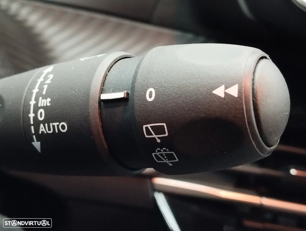 Peugeot 208 1.2 Hybrid Allure e-DCS6 - 25