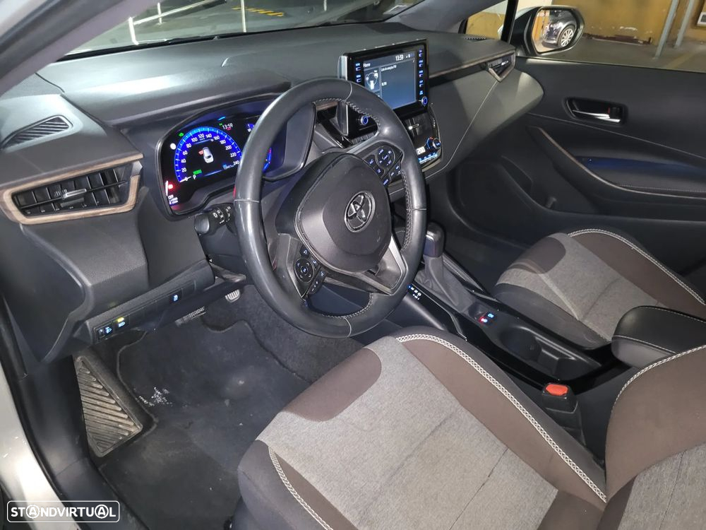 Toyota Corolla Touring Sports 2.0 Hybrid Square Collection - 16
