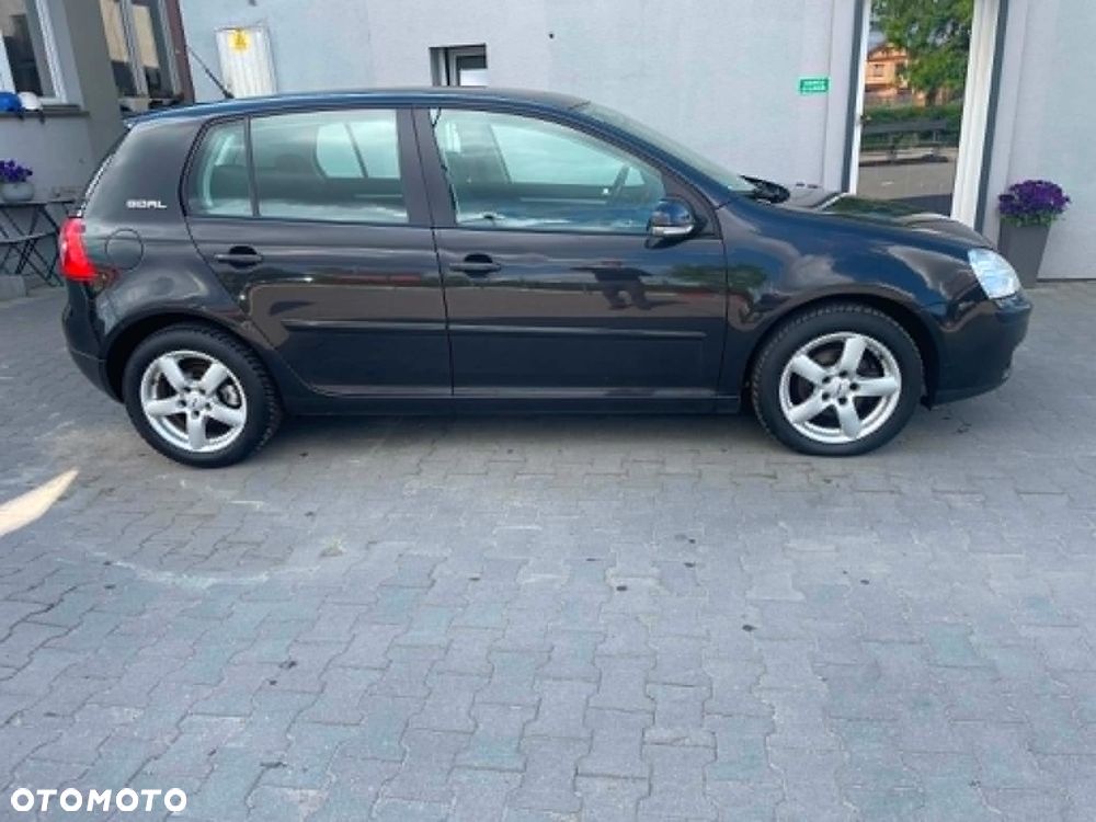 Volkswagen Golf - 10