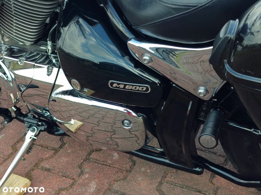 Suzuki Intruder - 27