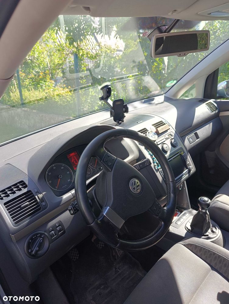 Volkswagen Touran - 5