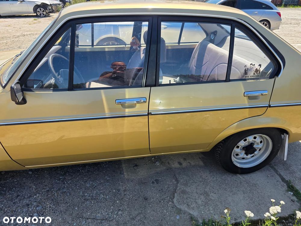 Ford Escort - 12