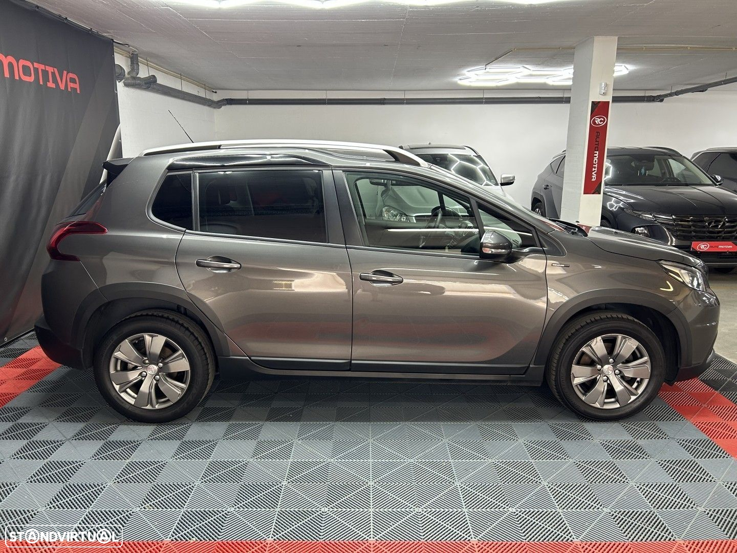 Peugeot 2008 1.2 PureTech Style - 4