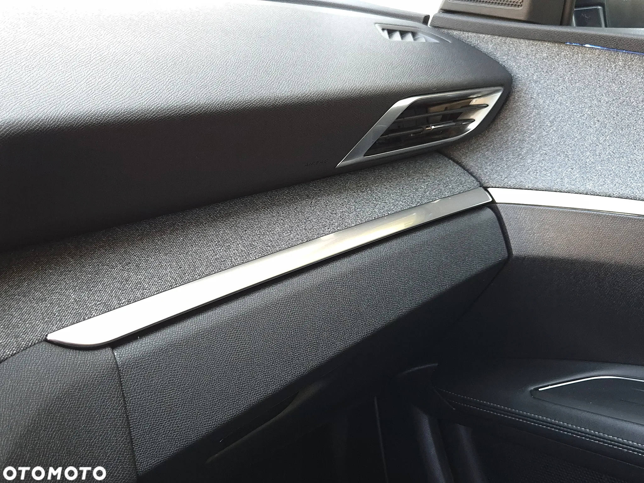 Peugeot 3008 1.6 PureTech GPF Allure S&S EAT8 - 23