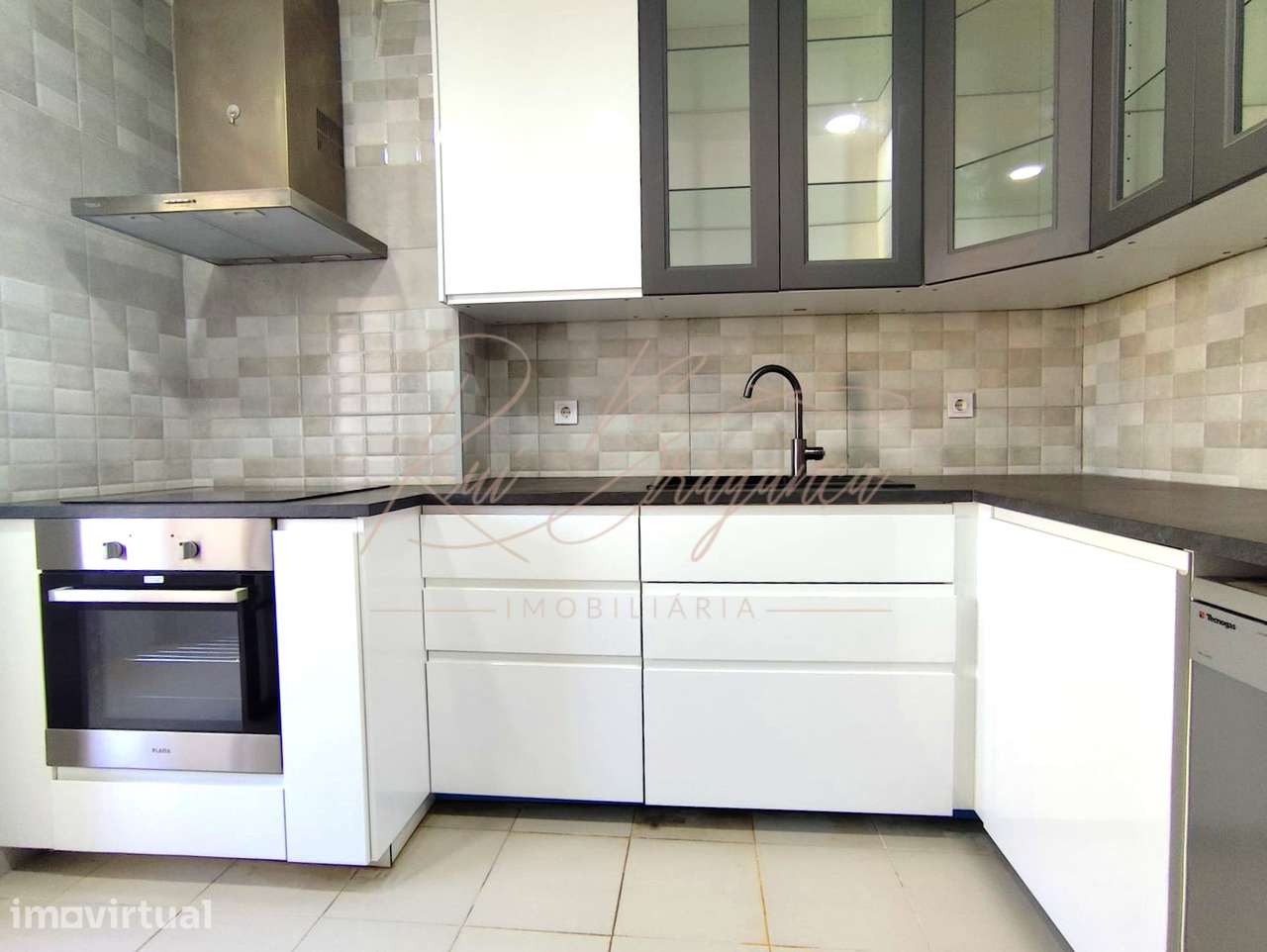 Apartamento T3 na Portela Totalmente Renovado - Grande imagem: 3/28