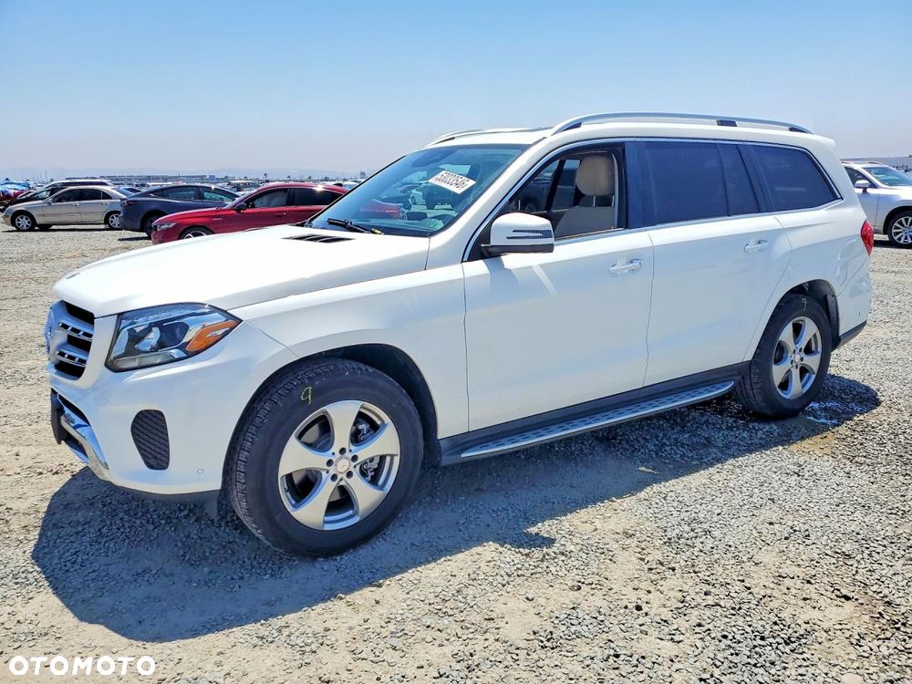 Mercedes-Benz GLS - 1