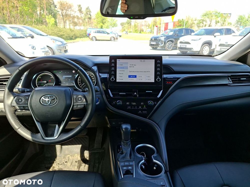 Toyota Camry - 13