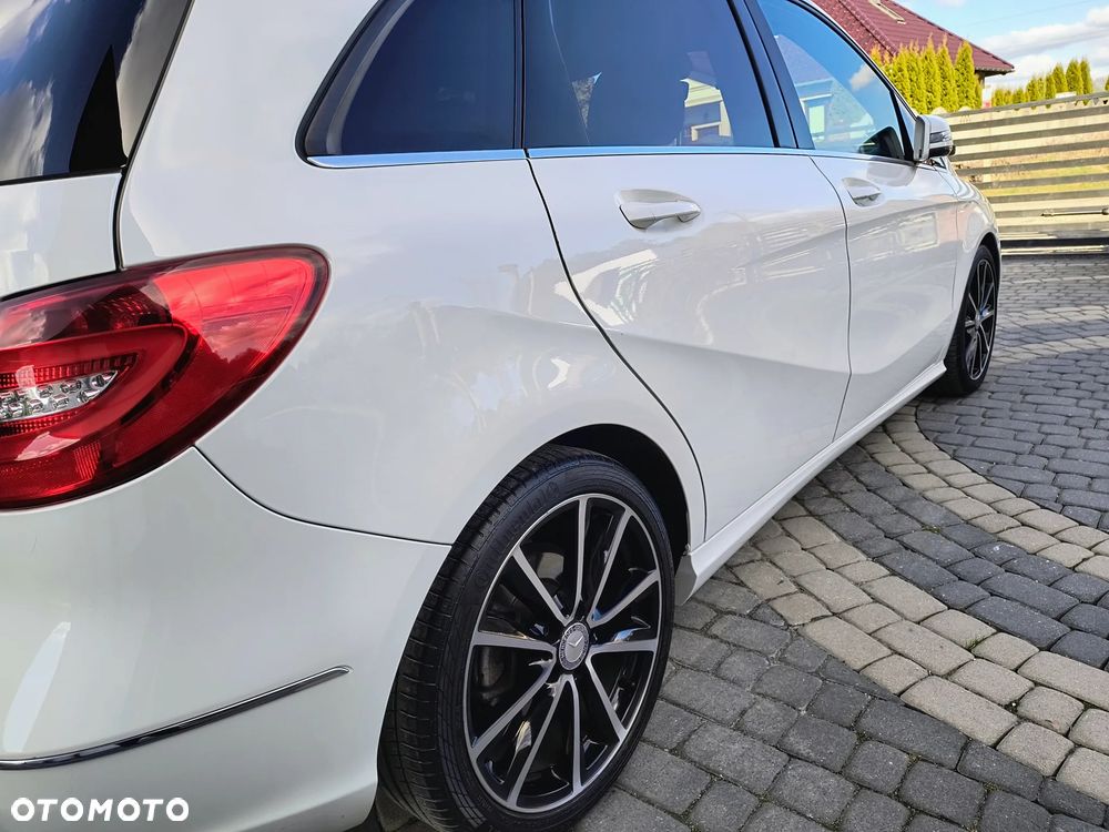 Mercedes-Benz Klasa B 180 AMG Line - 5