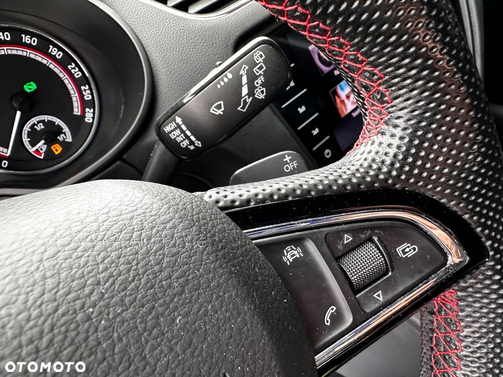 Skoda Octavia 2.0 TSI RS 230 DSG - 37
