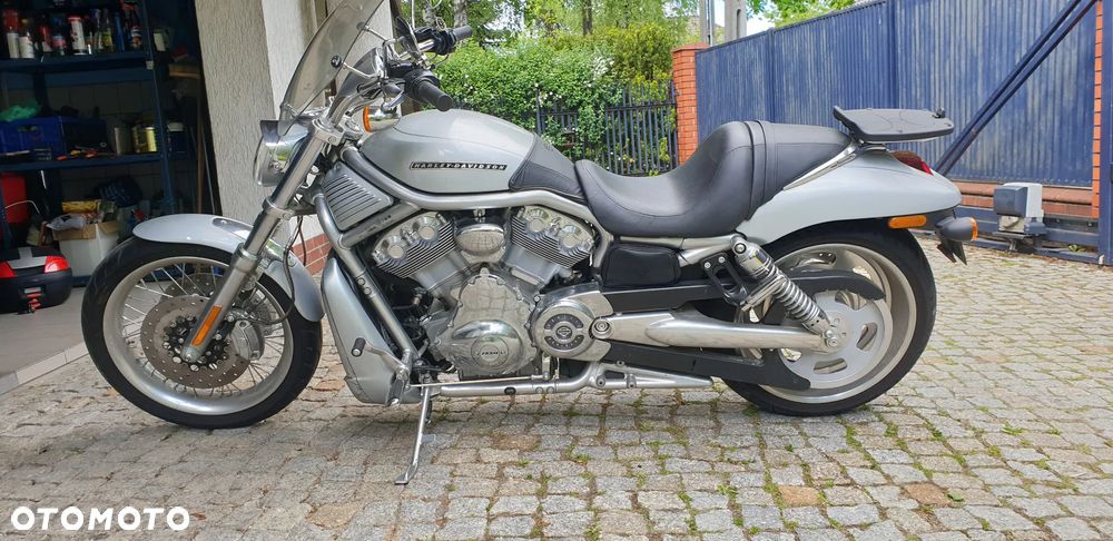 Harley-Davidson V-Rod Street Rod - 1