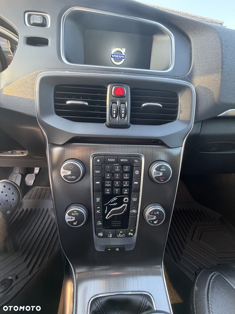 Volvo V40 D2 - 9