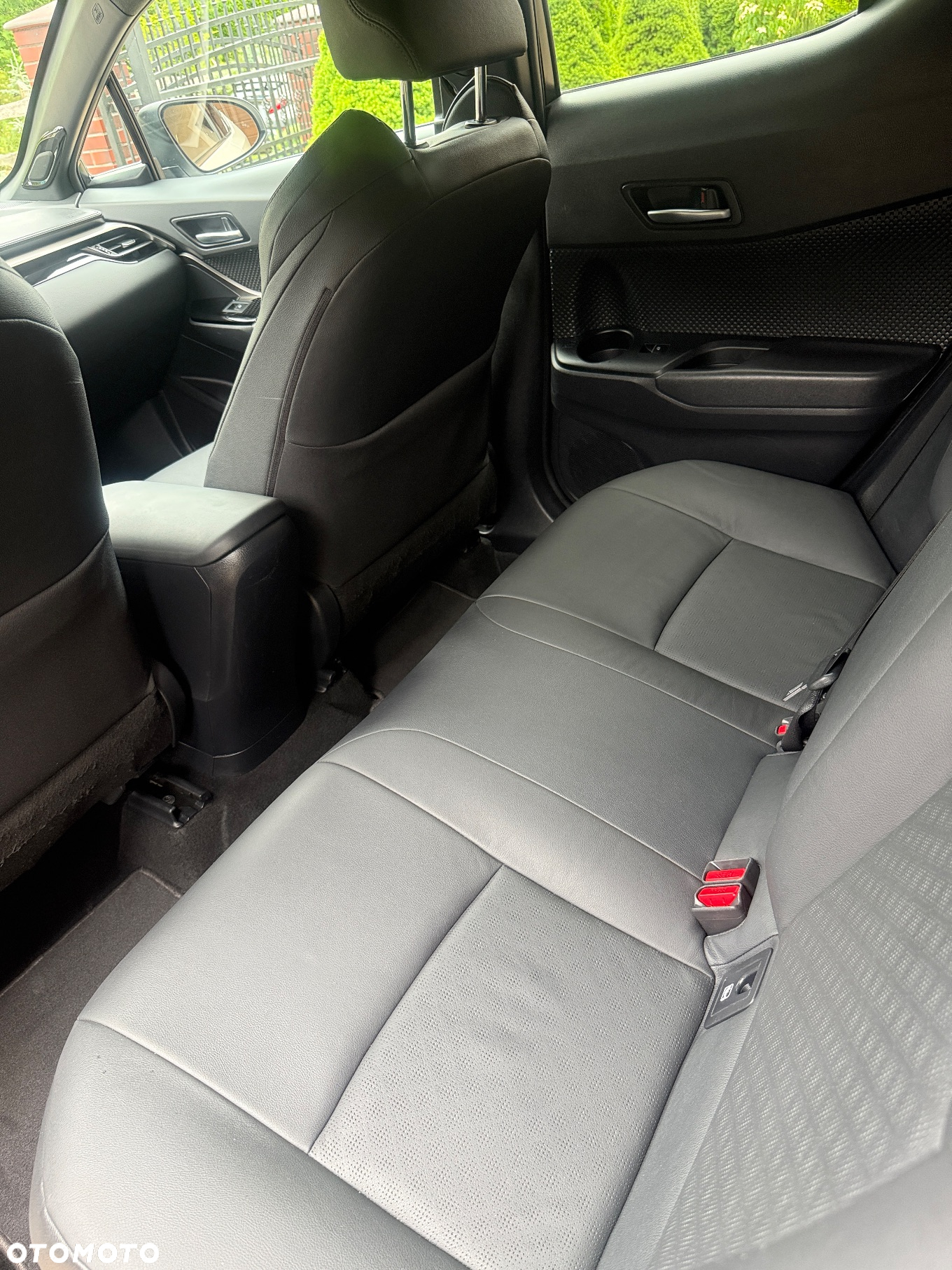 Toyota C-HR Hybrid Style Selection - 30