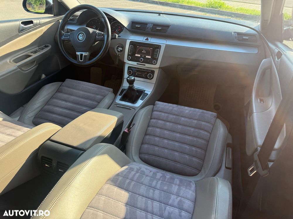 Volkswagen Passat 2.0 TDI Comfortline - 17