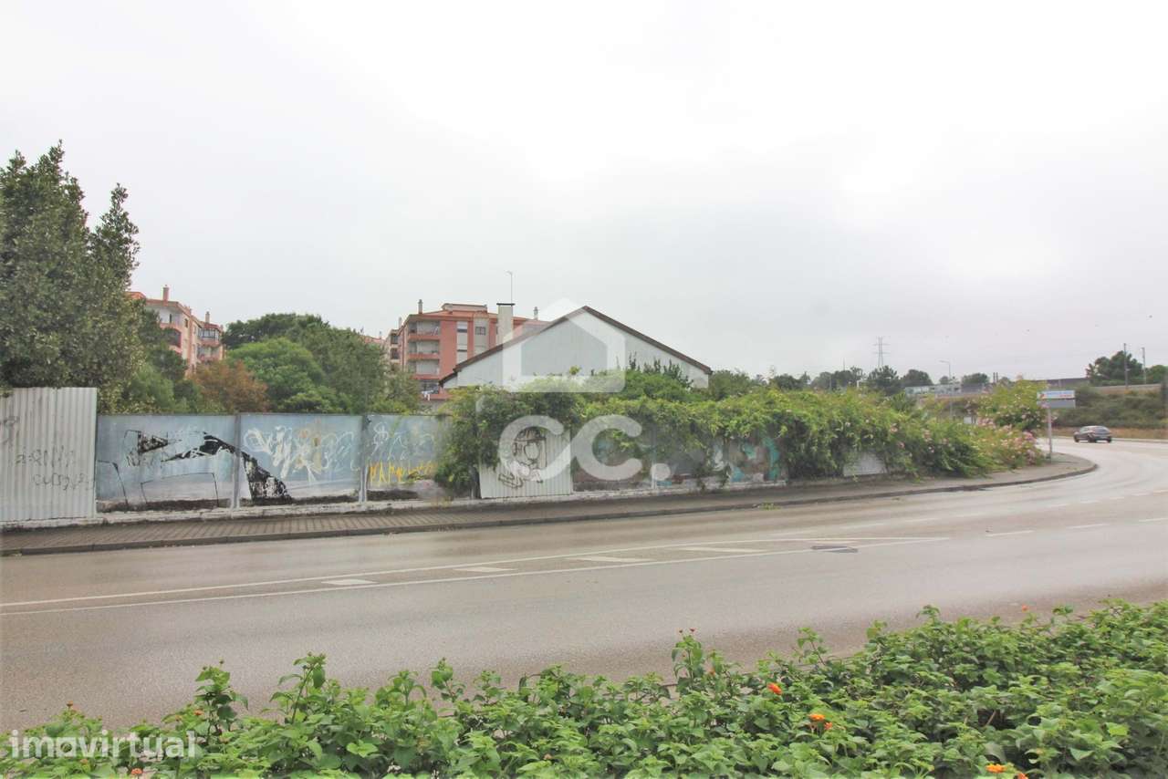 Terreno Comercial de 6800m2 em Localização Estratégica - Grande imagem: 3/19