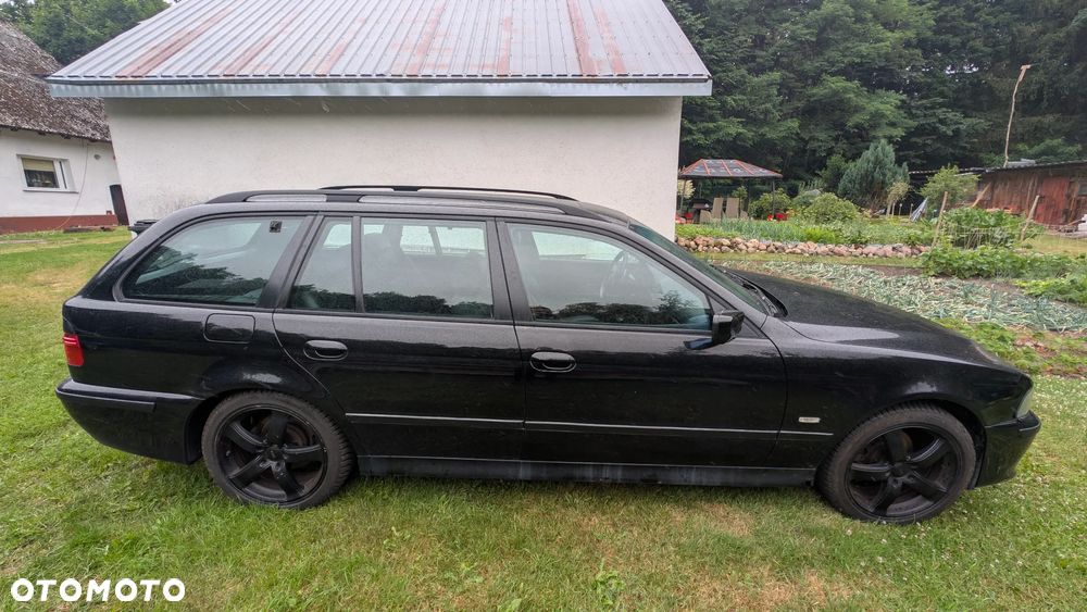 BMW Seria 5 523i - 5