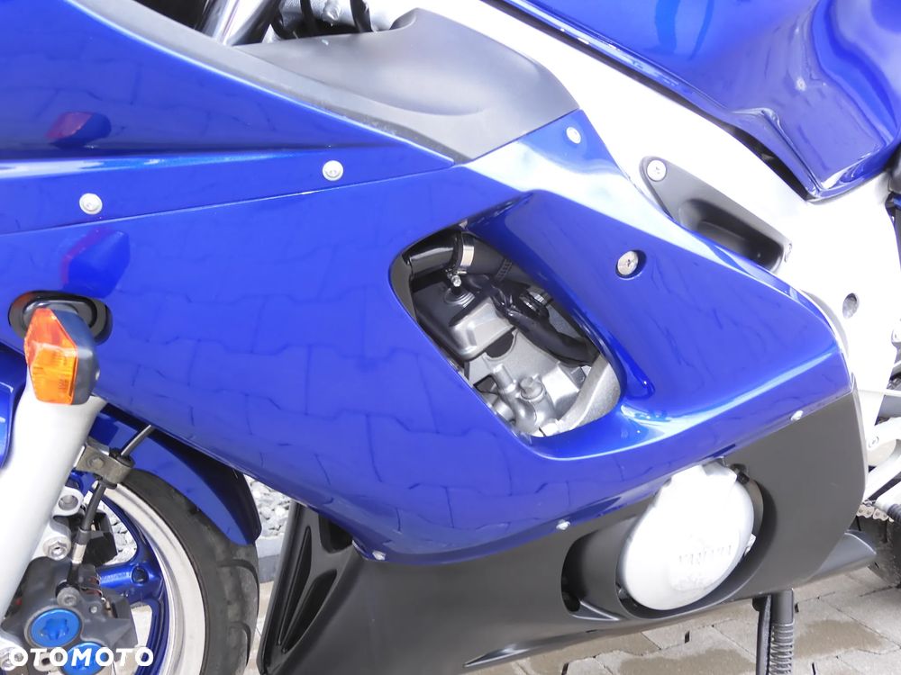 Yamaha R6 - 30