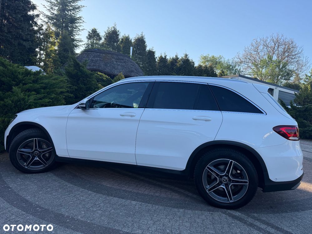 Mercedes-Benz GLC 200 4Matic 9G-TRONIC AMG Line Plus - 9