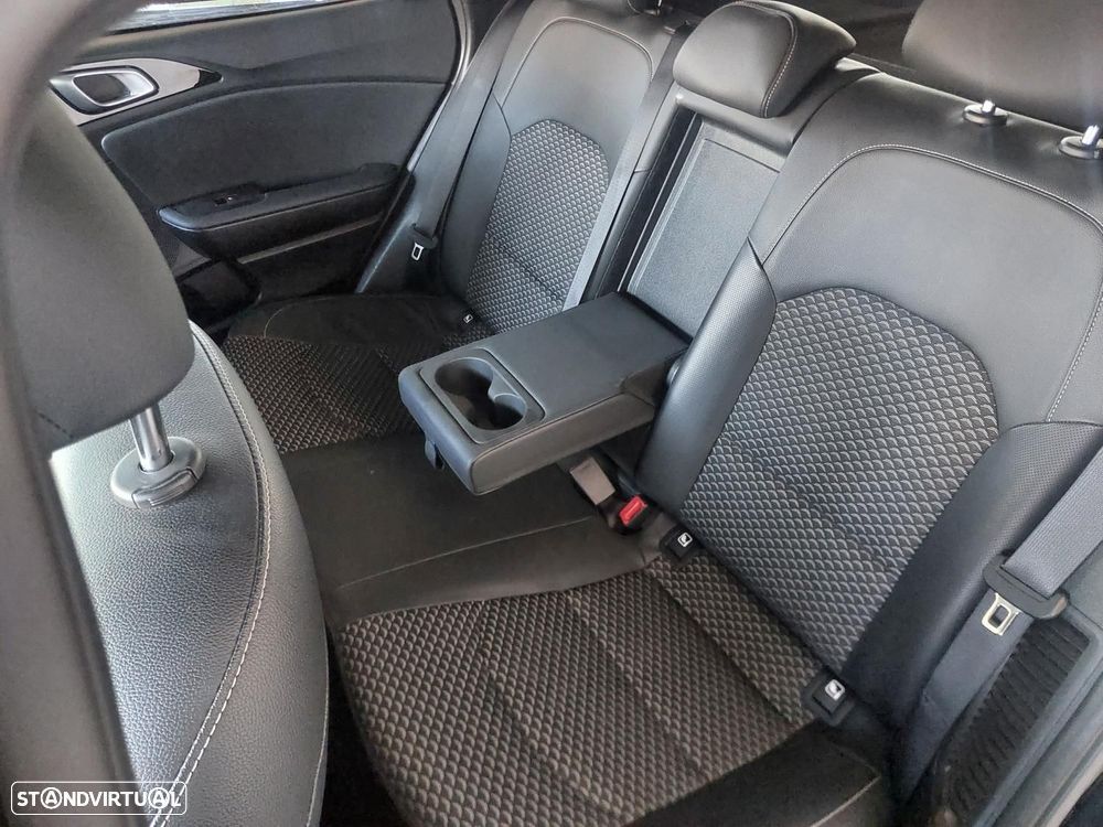 Kia XCeed 1.6 GDi PHEV Drive - 33