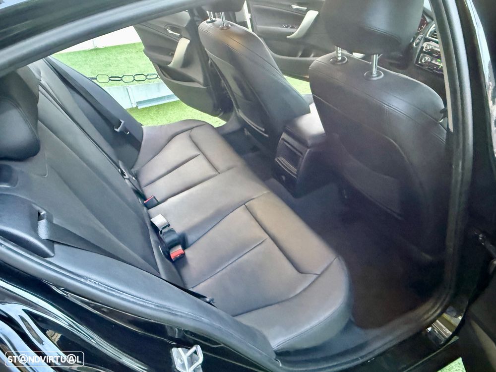 BMW 116 d Line Urban - 15