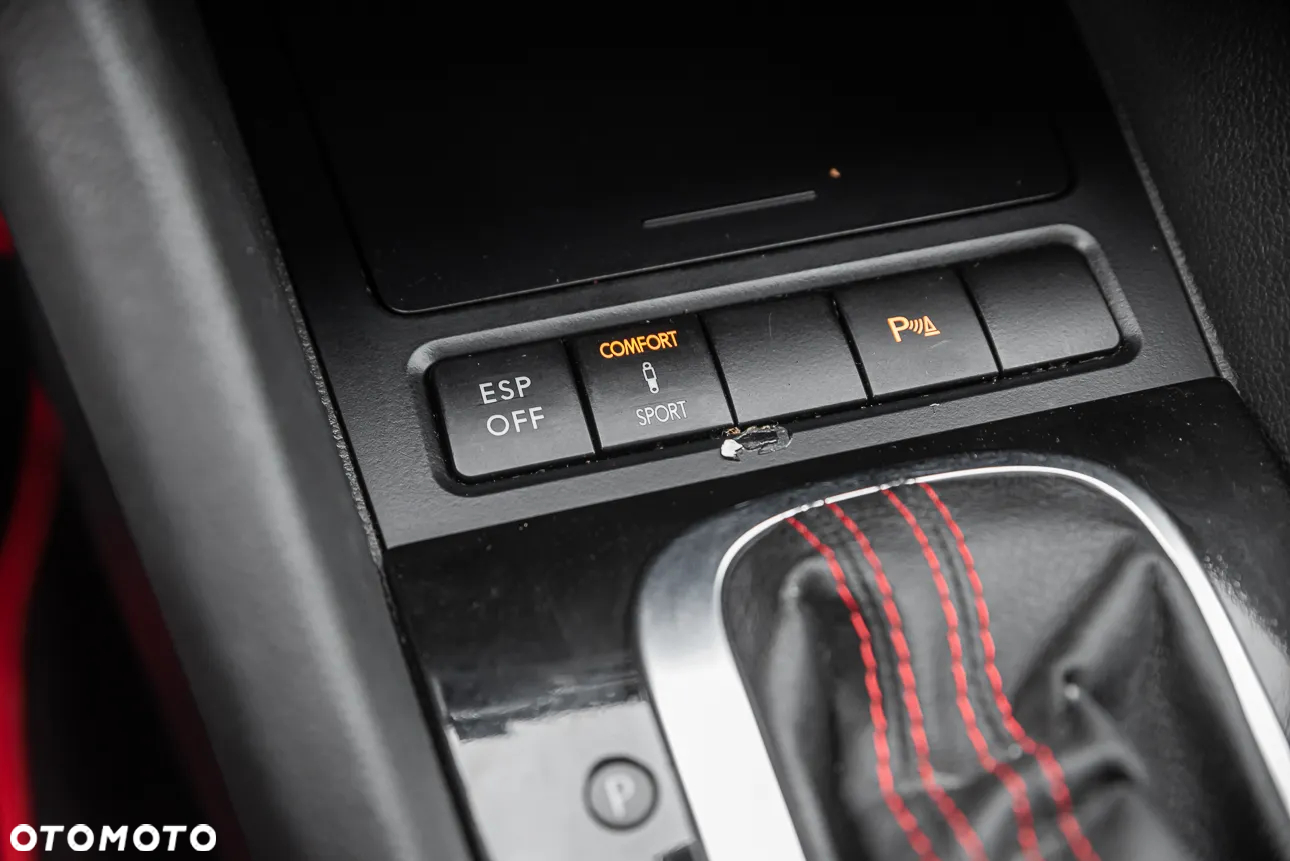 Volkswagen Golf VI 2.0 TSI GTI 35 DSG - 24