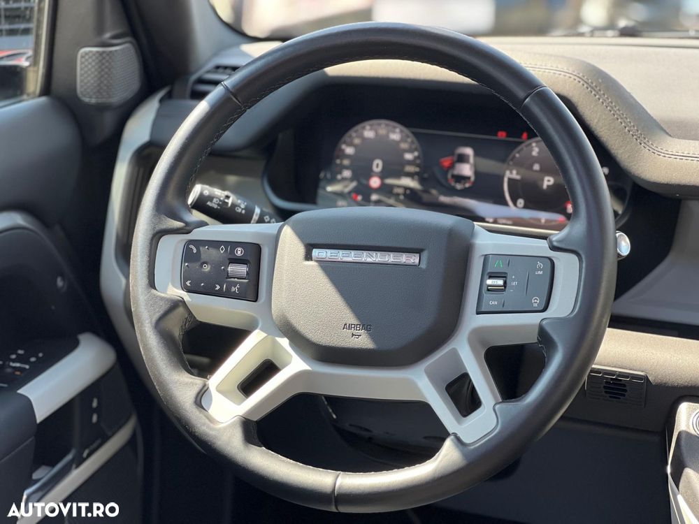 Land Rover Defender - 12