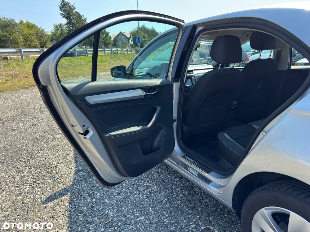 Skoda RAPID 1.0 TSI Ambition - 22