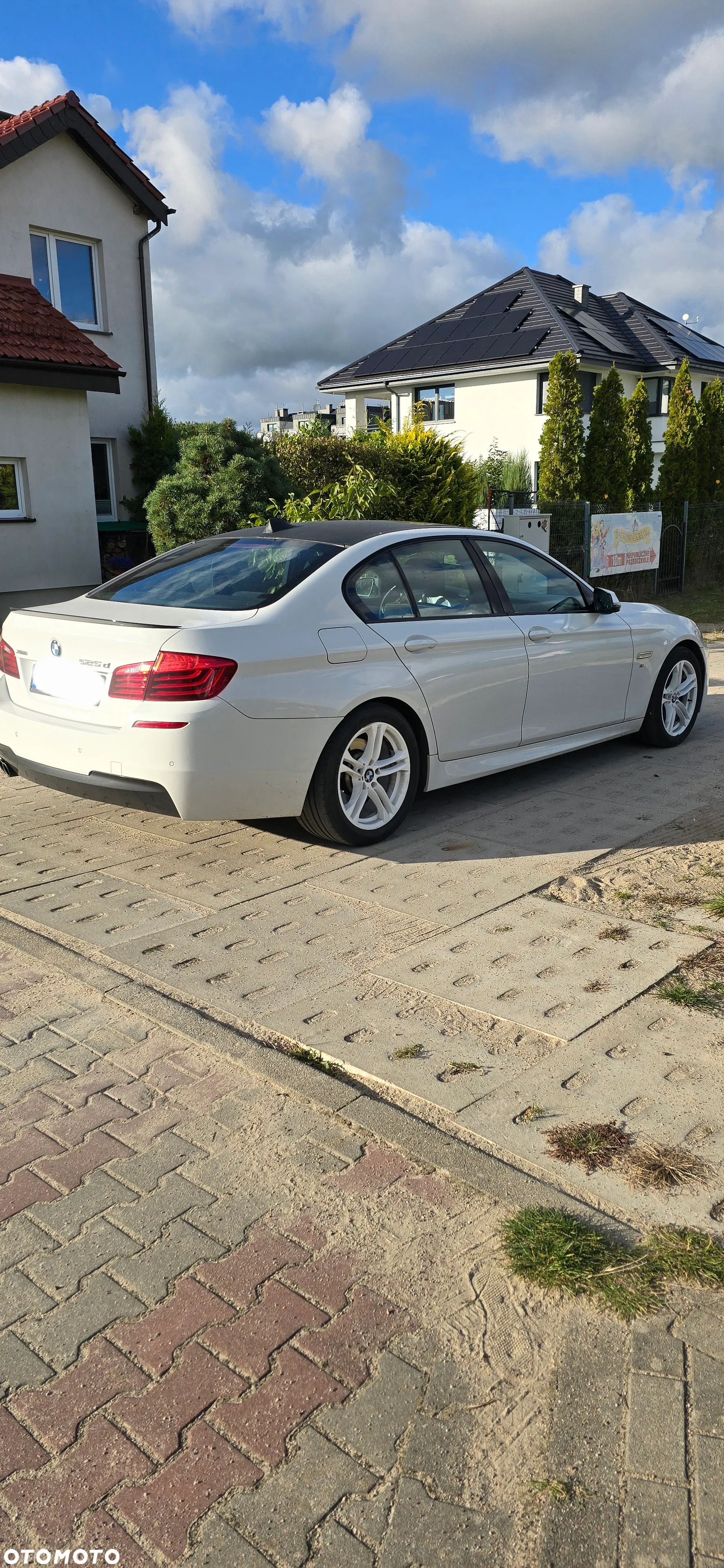 BMW Seria 5 525d xDrive - 14