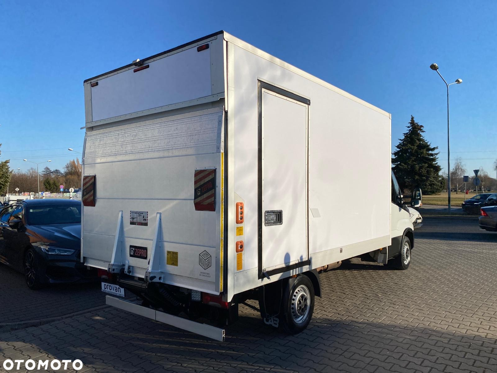 Iveco DAILY 35-160 2,3 HPI KONTENER CHŁODNIA MITSUBISHI WINDA ZEPRO - 12