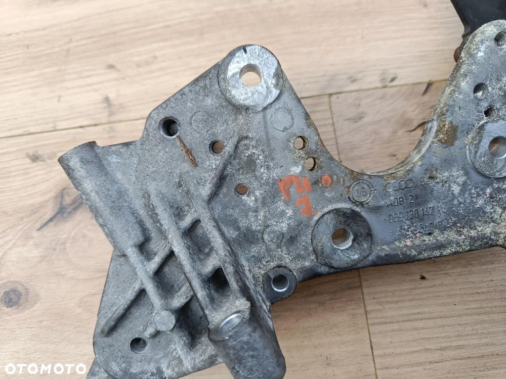 AUDI CAR CARA 3.0 TDI UCHWYT ŁAPA WSPORNIK POMPY WTRYSKOWEJ 059130147N - 2