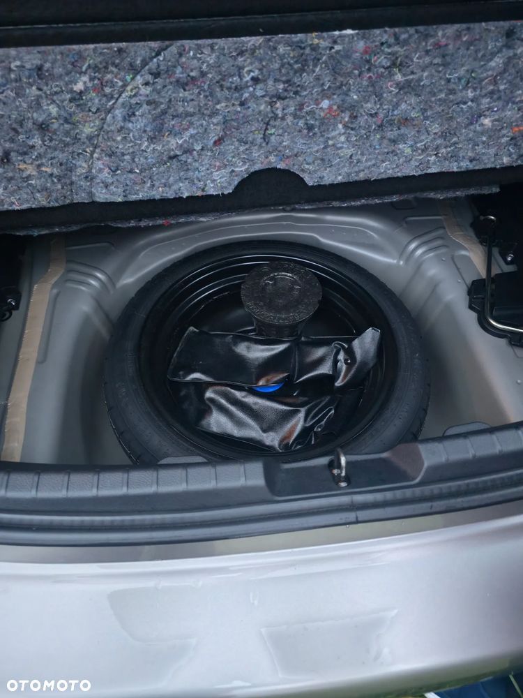 Toyota Yaris - 22