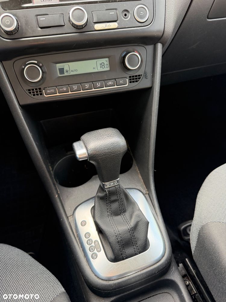 Volkswagen Polo 1.4 16V Comfortline DSG - 18