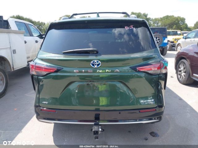 Toyota Sienna - 9