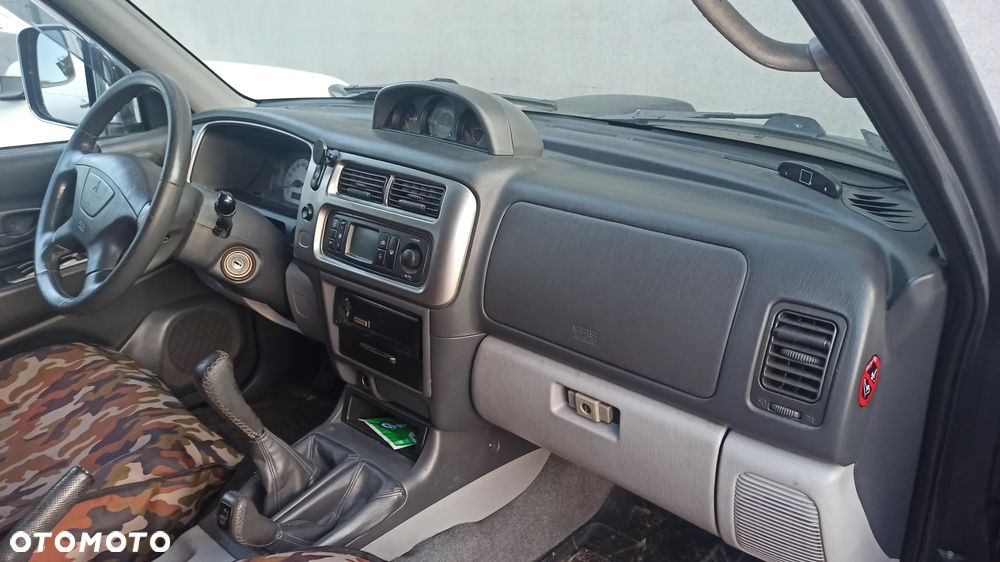 Mitsubishi Pajero Sport - 18