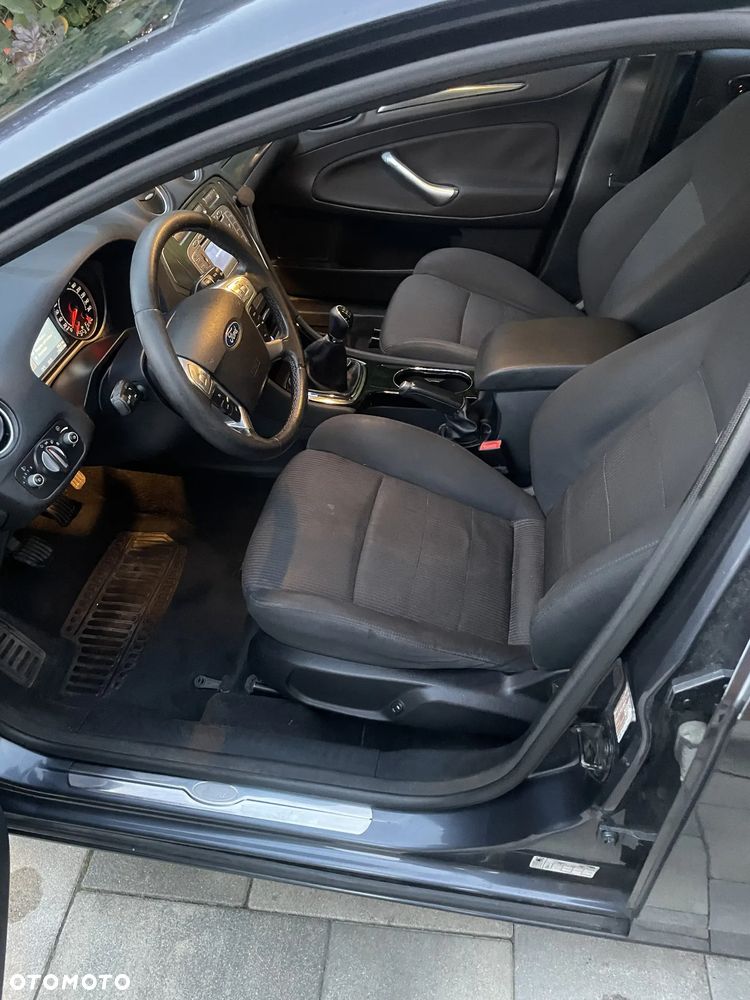 Ford Mondeo - 18
