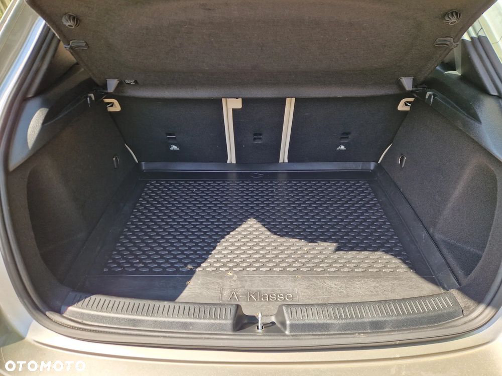 Mercedes-Benz Klasa A 180 Style 7G-DCT - 14