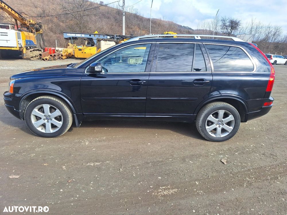 Volvo XC 90 D5 AWD Geartronic Momentum - 8