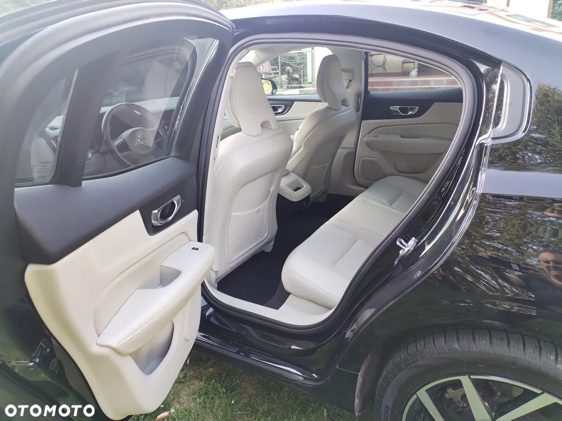 Volvo S60 T6 AWD Momentum Pro - 13