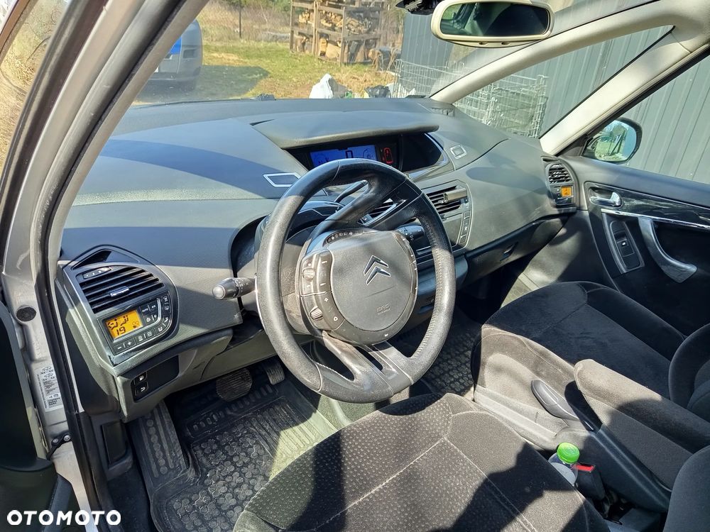 Citroën C4 2.0 HDi FAP Exclusive - 6