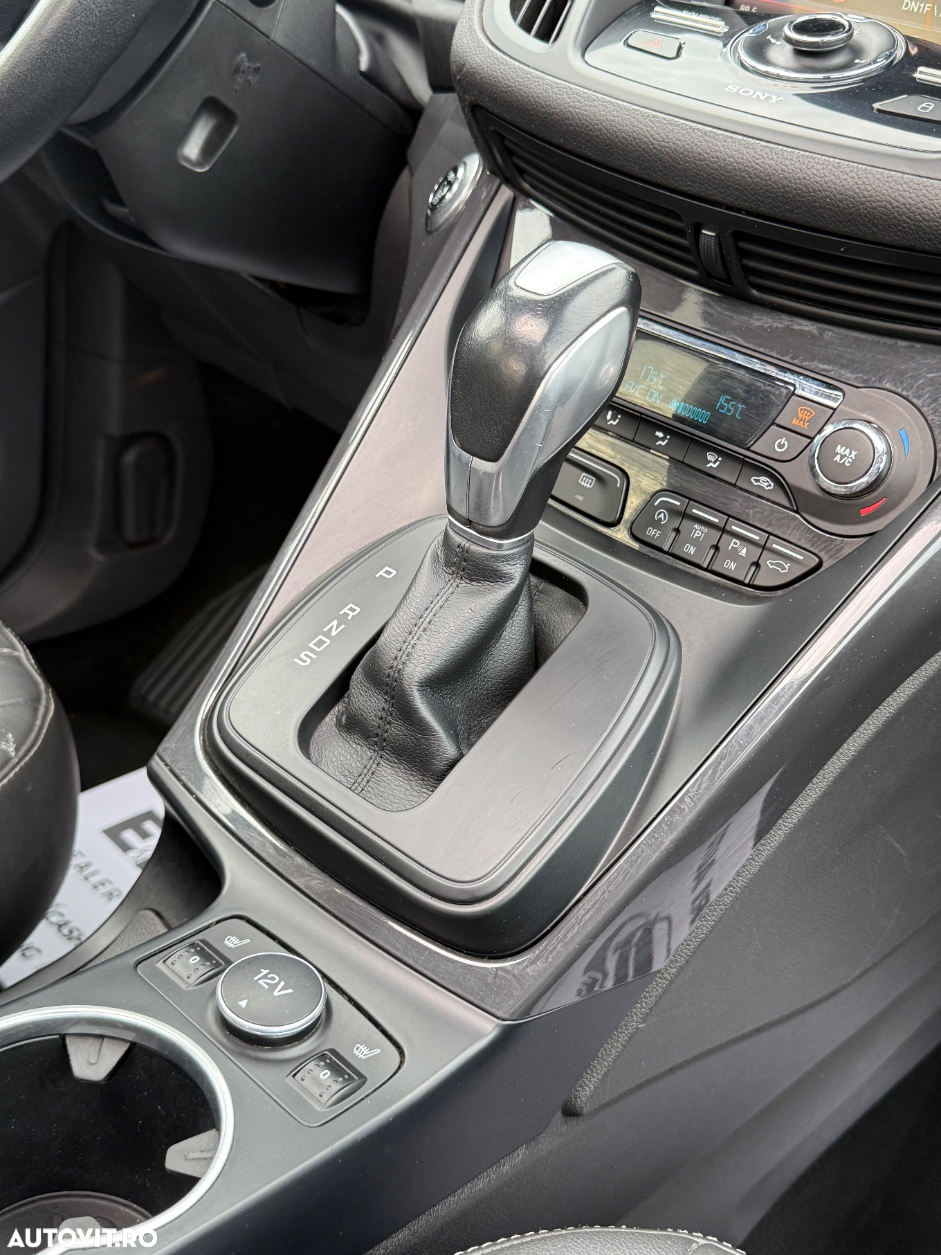 Ford Kuga 2.0 TDCi 4WD Powershift Titanium - 26