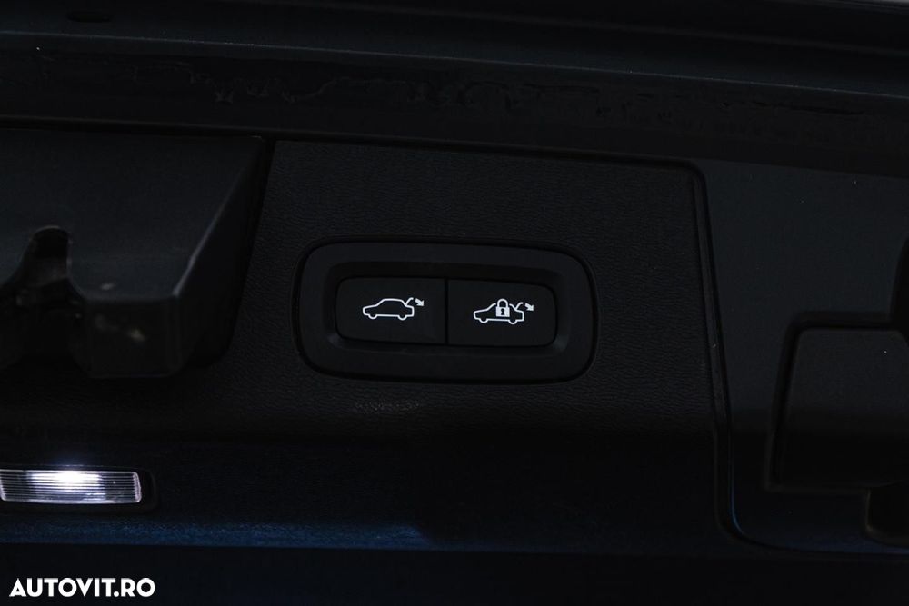 Volvo XC 60 T6 AWD Recharge Geartronic Inscription - 39